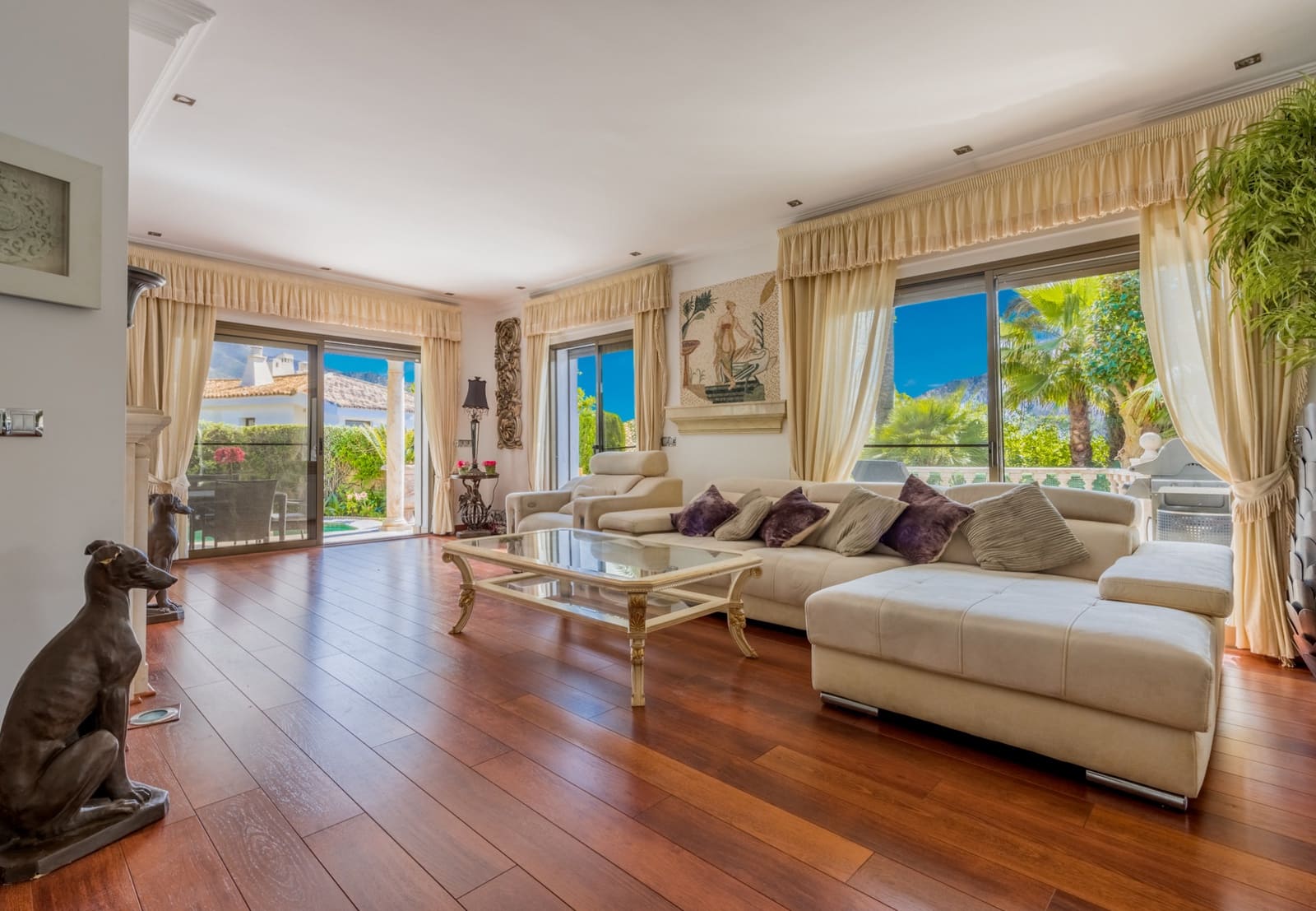 3 soveværelse Semi-Rækkehus til salg i Marbella med swimmingpool garage - € 1.895.000 (Ref: 9937809)