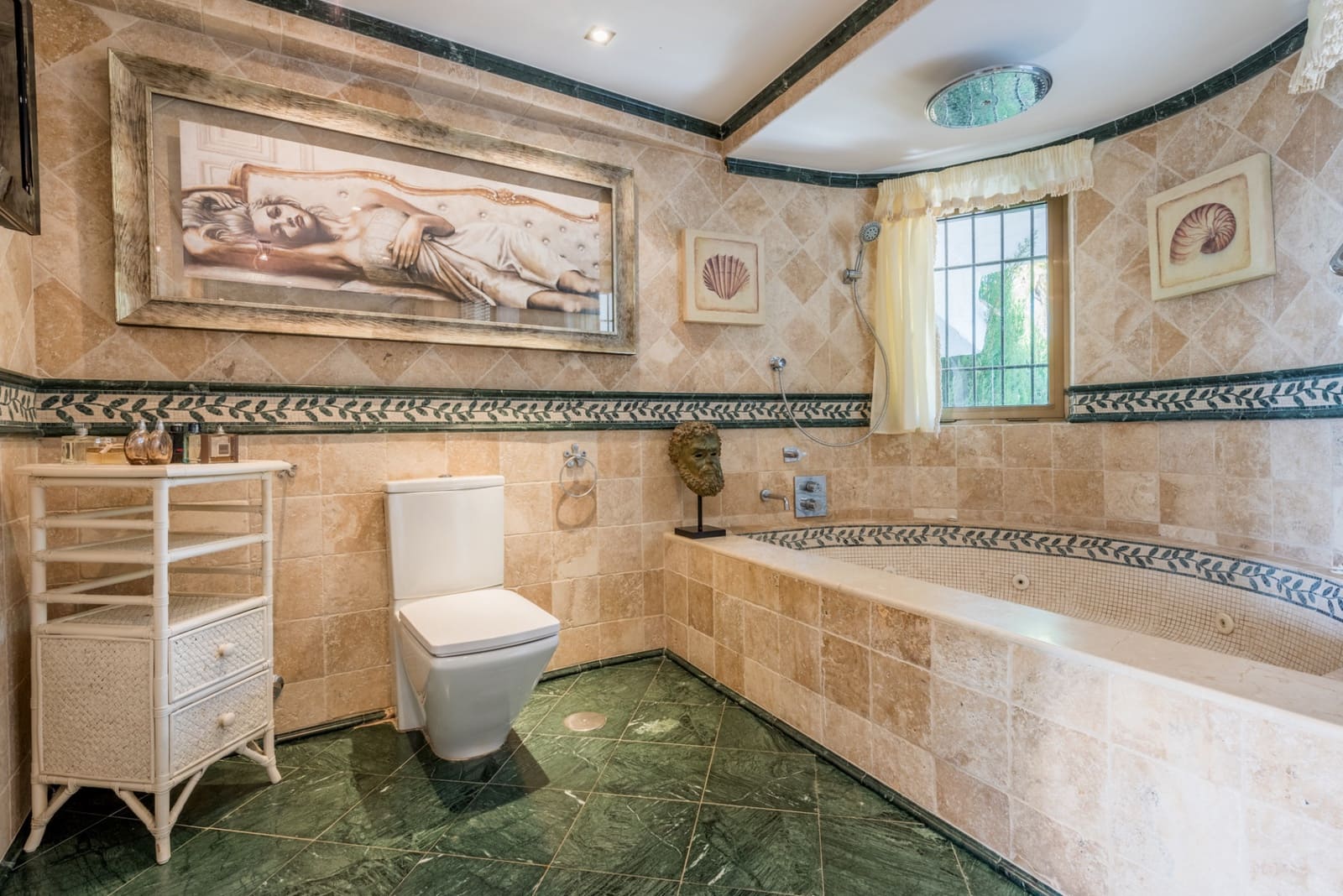 3 soveværelse Semi-Rækkehus til salg i Marbella med swimmingpool garage - € 1.895.000 (Ref: 9937809)