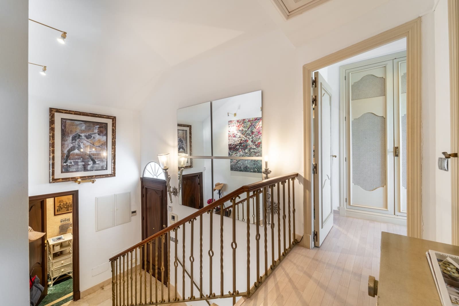 3 bedroom Semi-detached Villa for sale in Marbella with pool garage - € 1,895,000 (Ref: 9937809)