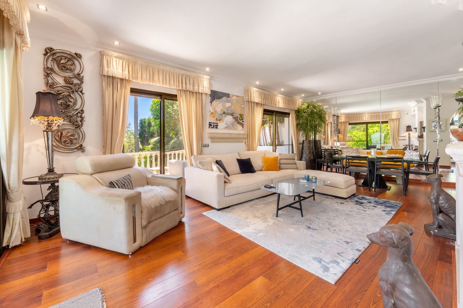 3 bedroom Semi-detached Villa for sale in Marbella with pool garage - € 1,895,000 (Ref: 9937809)