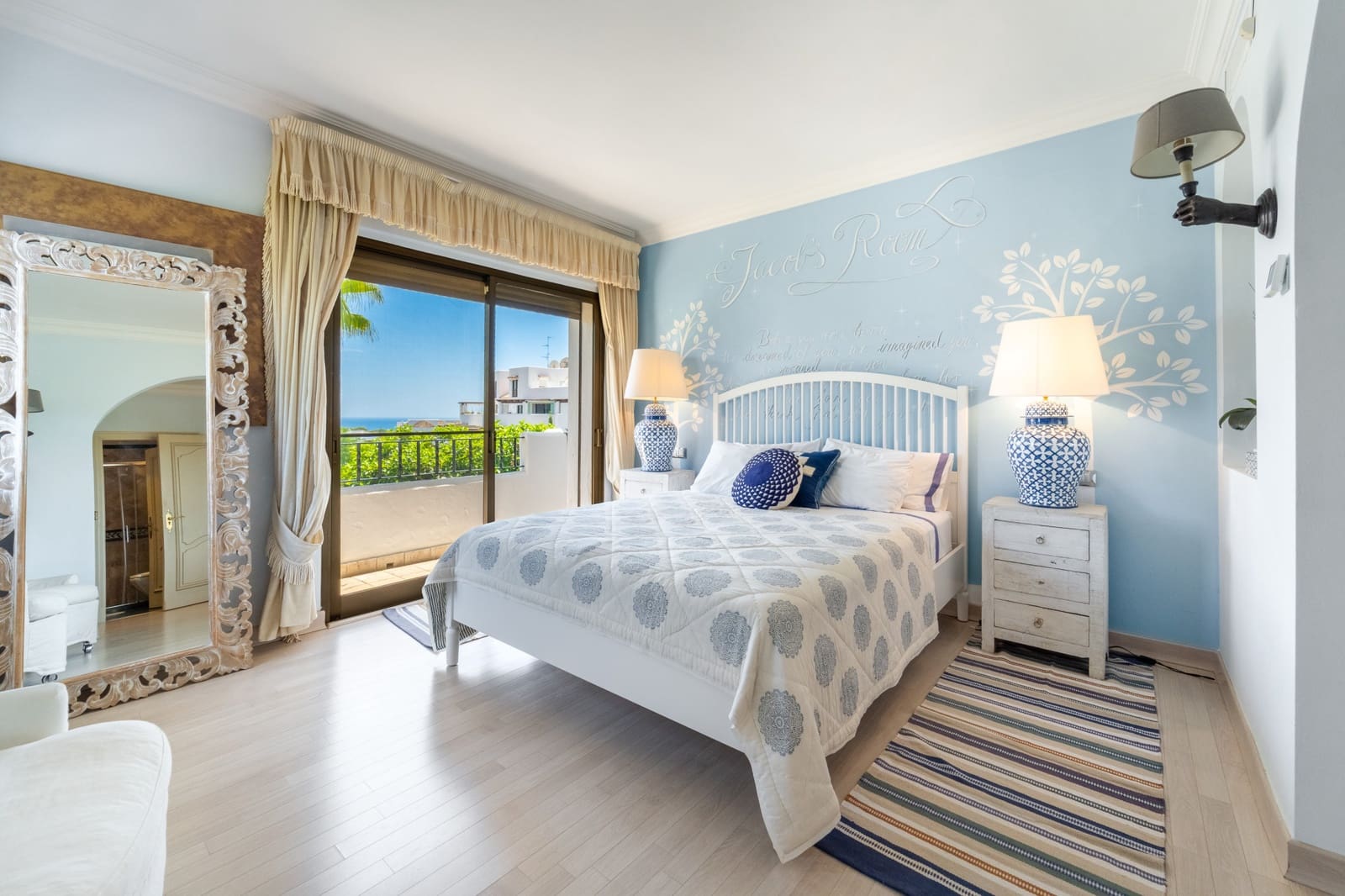 3 bedroom Semi-detached Villa for sale in Marbella with pool garage - € 1,895,000 (Ref: 9937809)