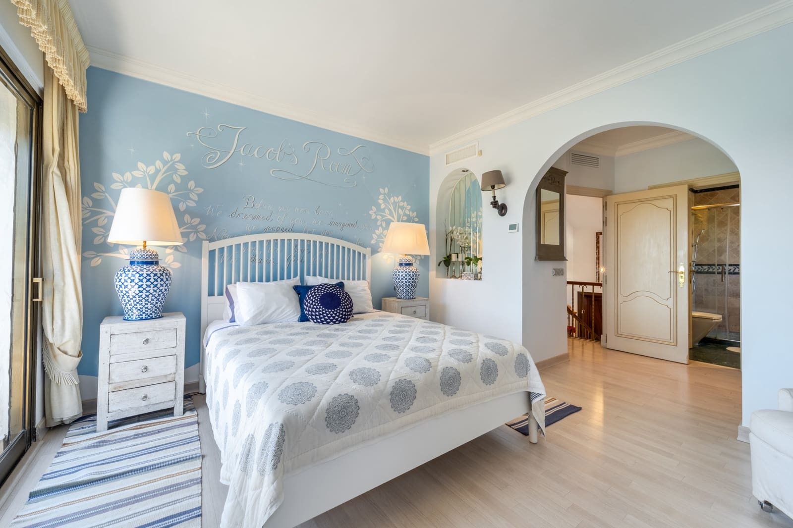 3 bedroom Semi-detached Villa for sale in Marbella with pool garage - € 1,895,000 (Ref: 9937809)