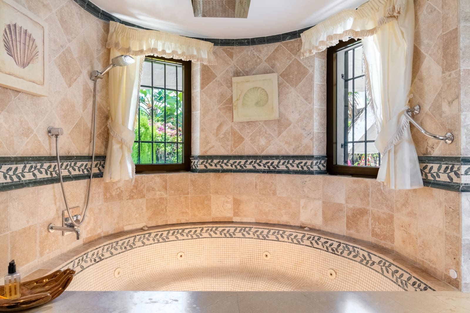 3 bedroom Semi-detached Villa for sale in Marbella with pool garage - € 1,895,000 (Ref: 9937809)