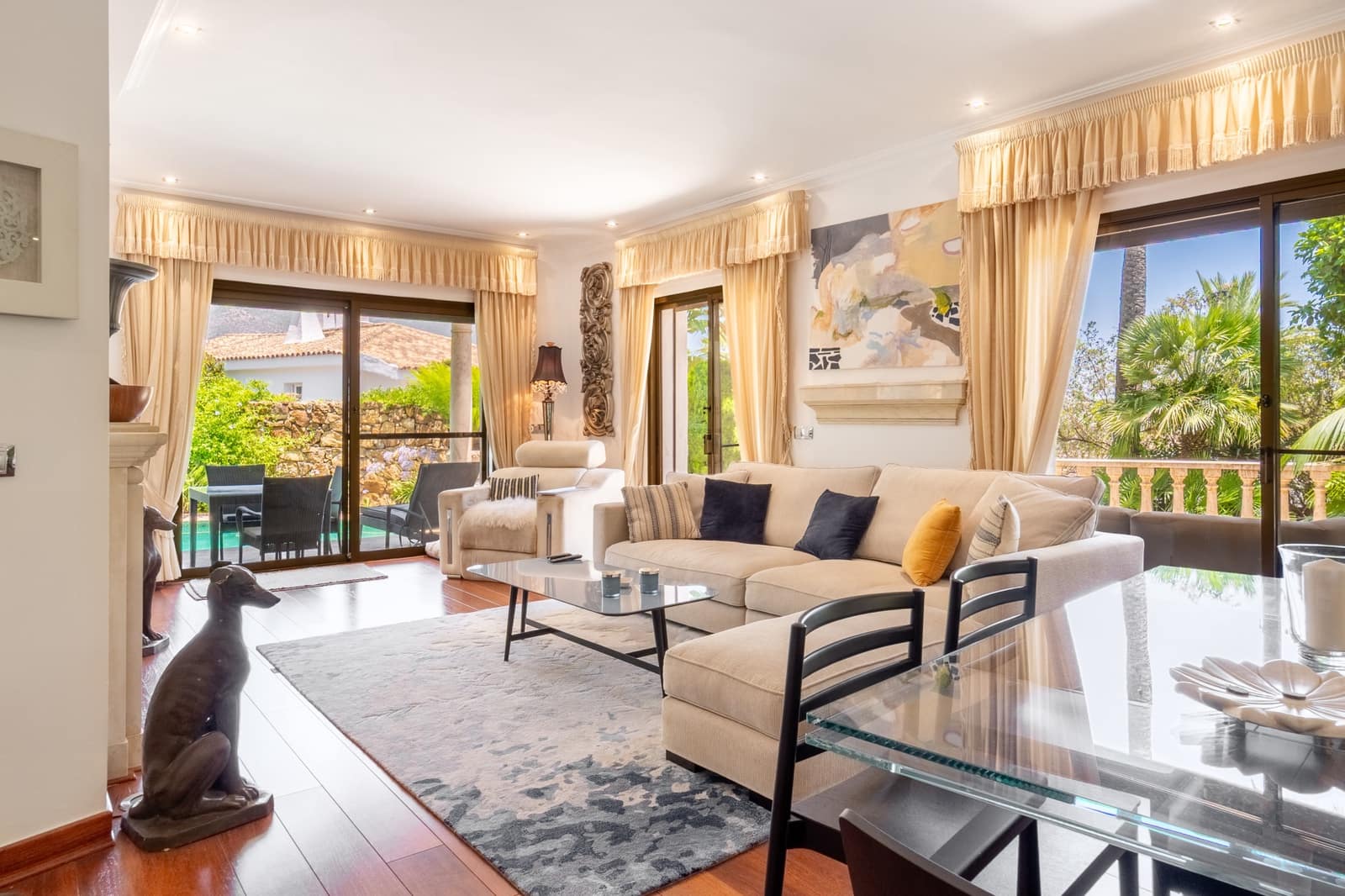 3 bedroom Semi-detached Villa for sale in Marbella with pool garage - € 1,895,000 (Ref: 9937809)