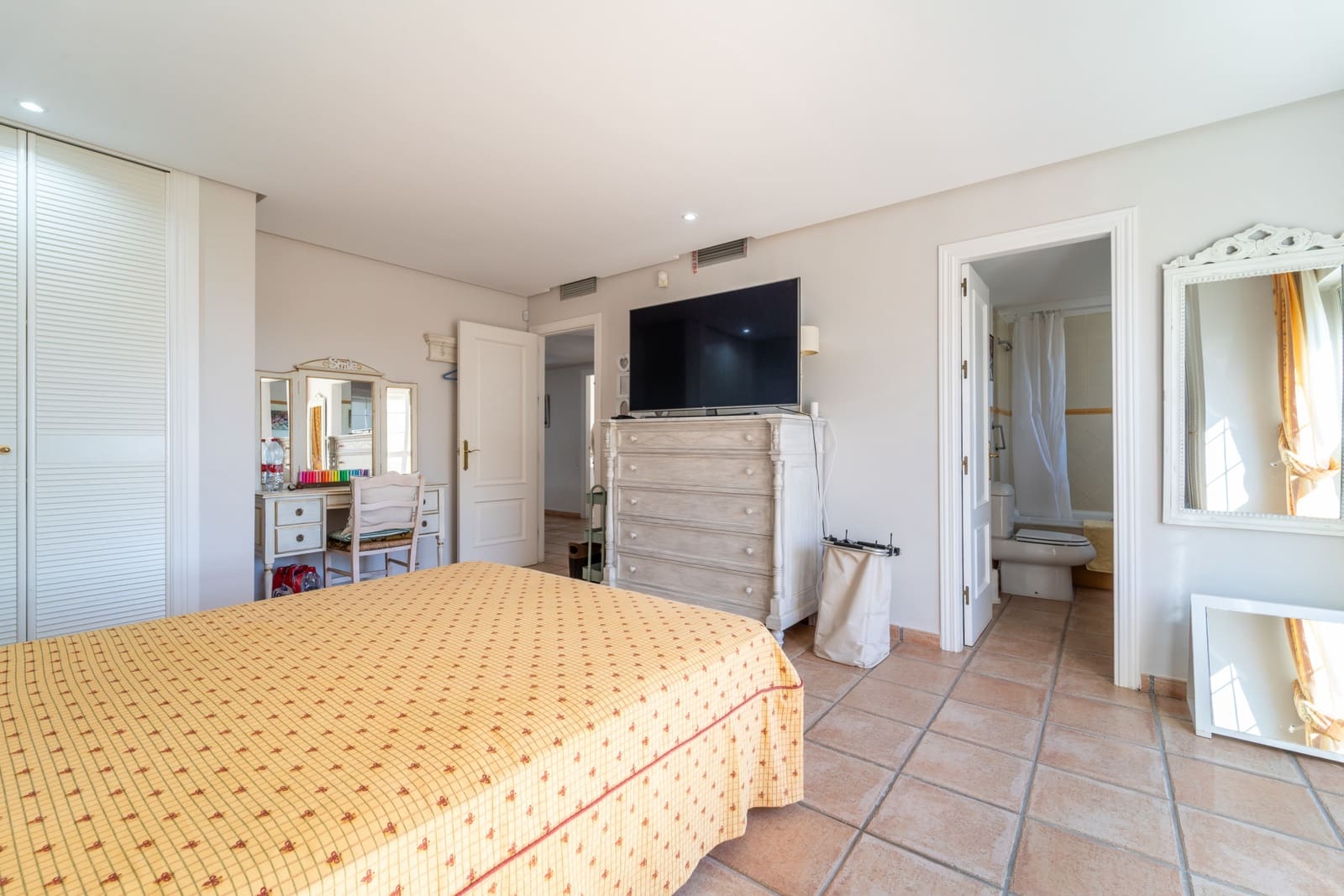 5 sovrum Semi-fristående Villa till salu i Guadalmina med pool garage - 1 650 000 € (Ref: 9939592)