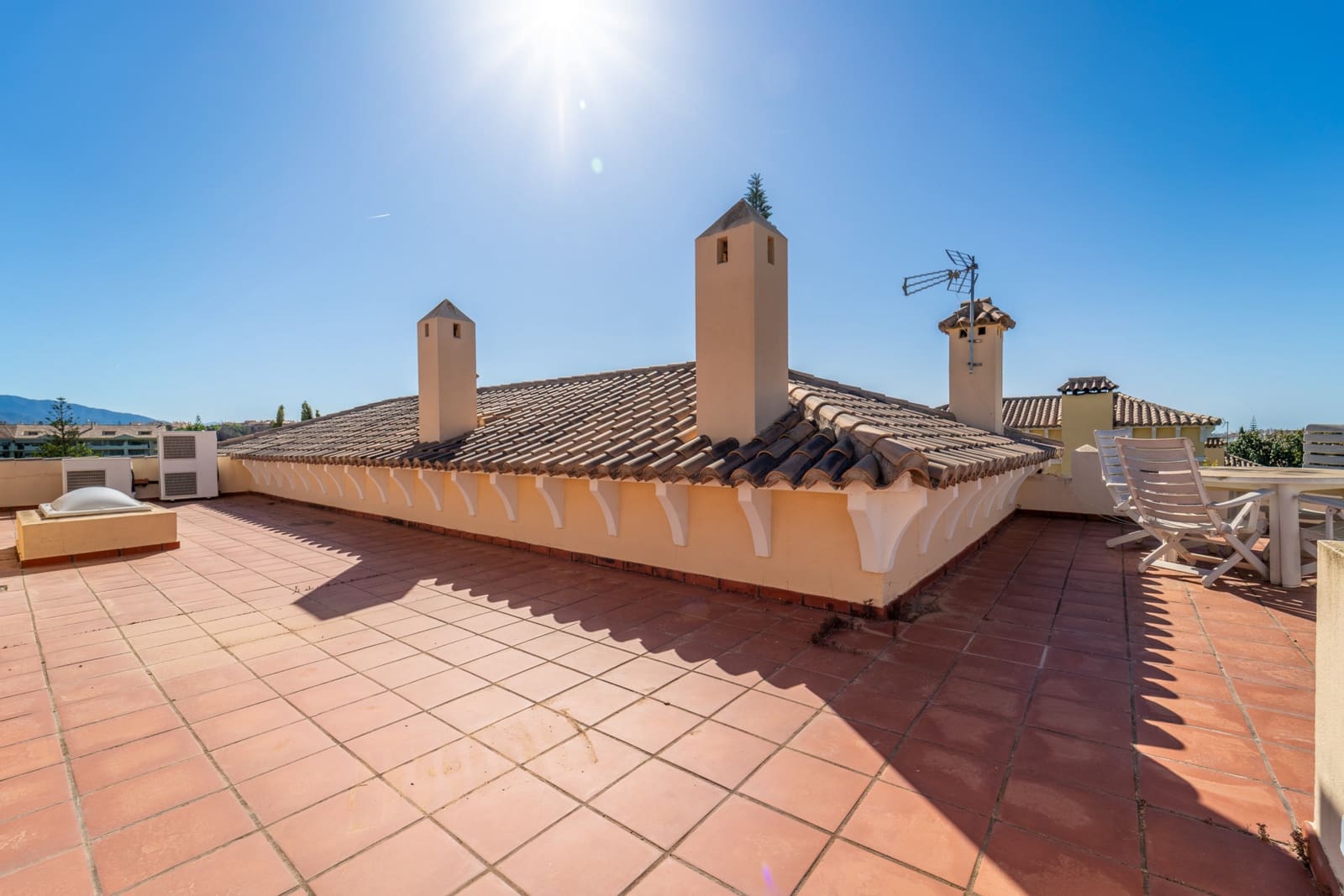 5 sovrum Semi-fristående Villa till salu i Guadalmina med pool garage - 1 650 000 € (Ref: 9939592)
