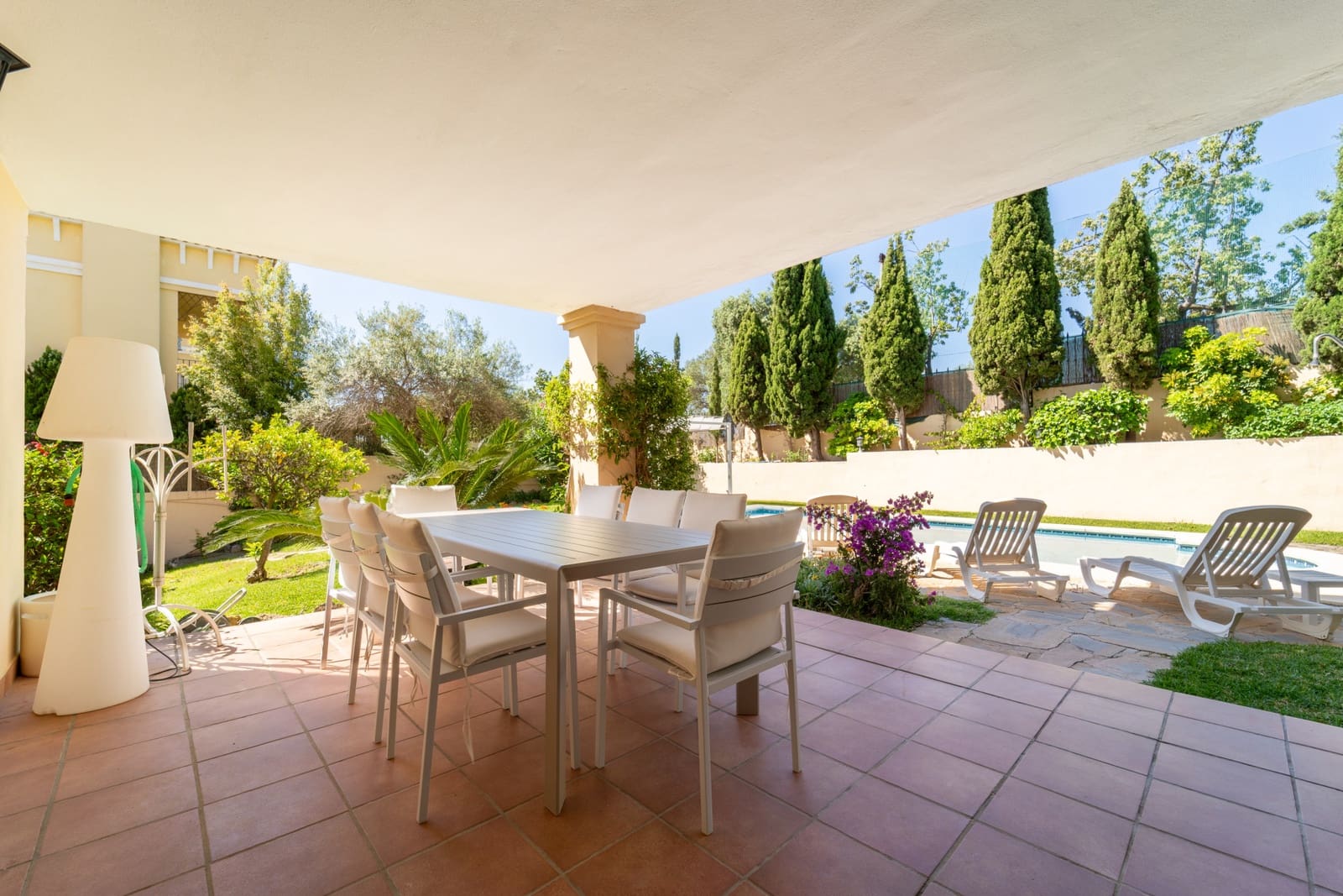 5 sovrum Semi-fristående Villa till salu i Guadalmina med pool garage - 1 650 000 € (Ref: 9939592)