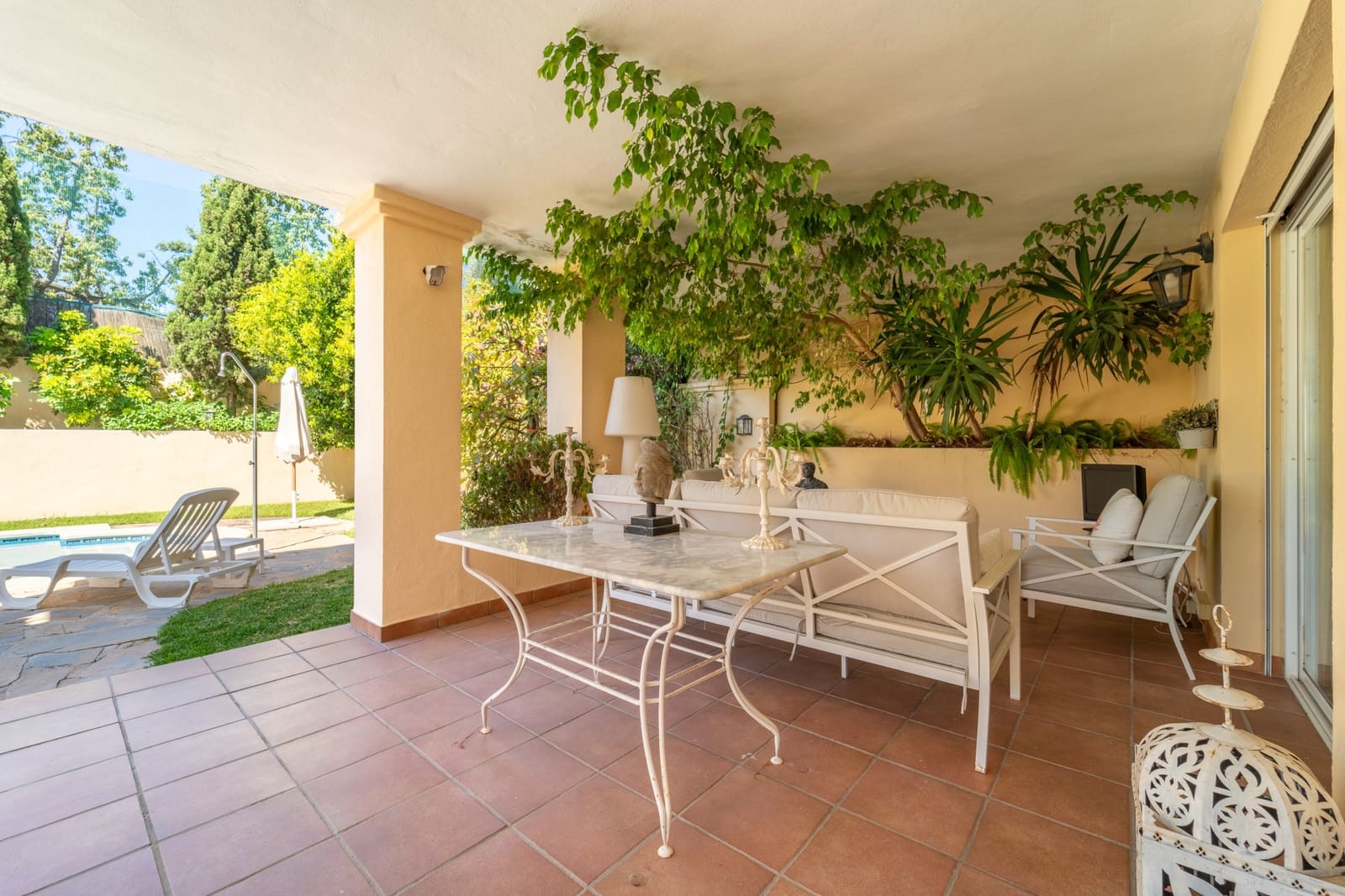 5 sovrum Semi-fristående Villa till salu i Guadalmina med pool garage - 1 650 000 € (Ref: 9939592)