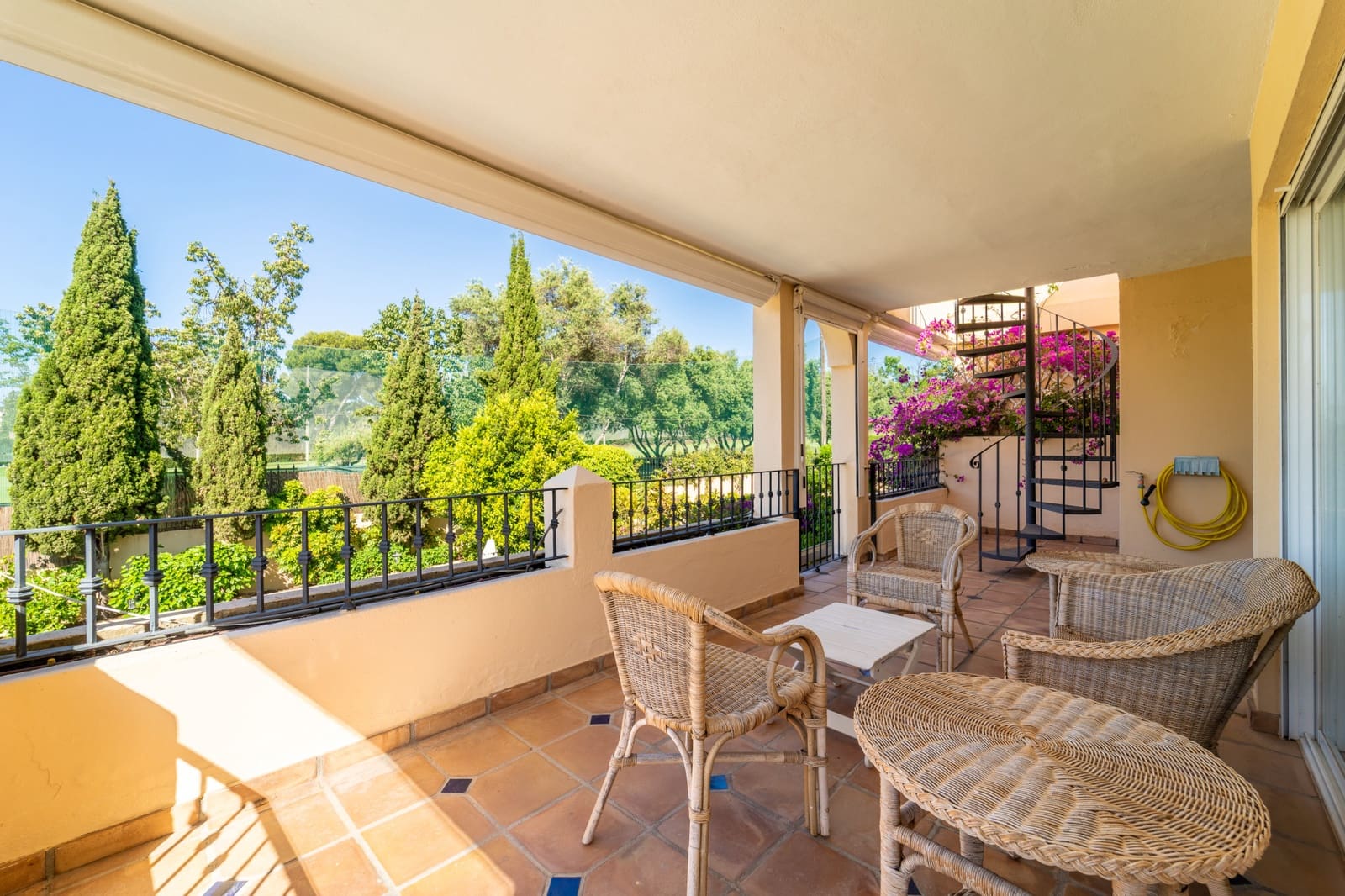 5 sovrum Semi-fristående Villa till salu i Guadalmina med pool garage - 1 650 000 € (Ref: 9939592)