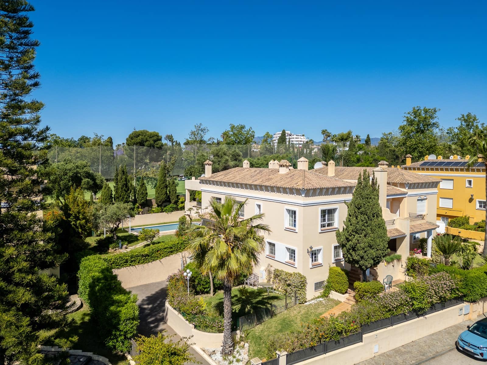 5 sovrum Semi-fristående Villa till salu i Guadalmina med pool garage - 1 650 000 € (Ref: 9939592)