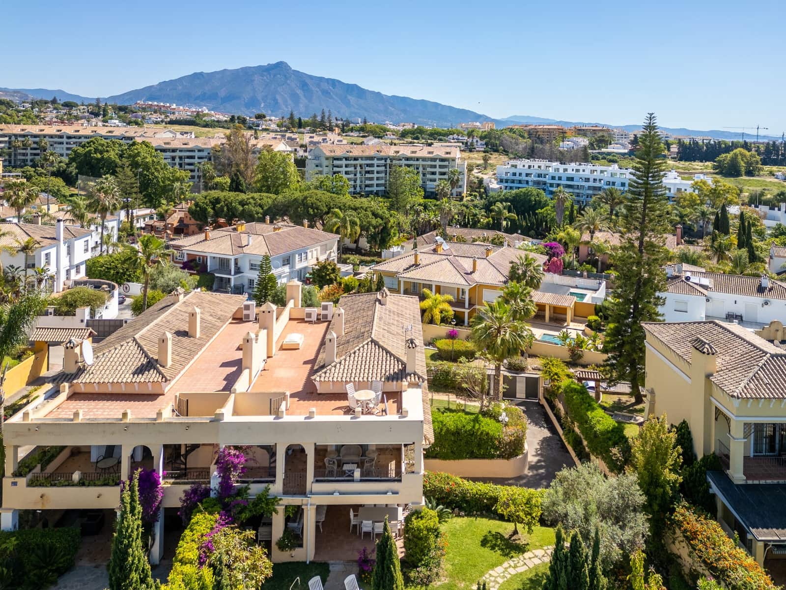 5 sovrum Semi-fristående Villa till salu i Guadalmina med pool garage - 1 650 000 € (Ref: 9939592)