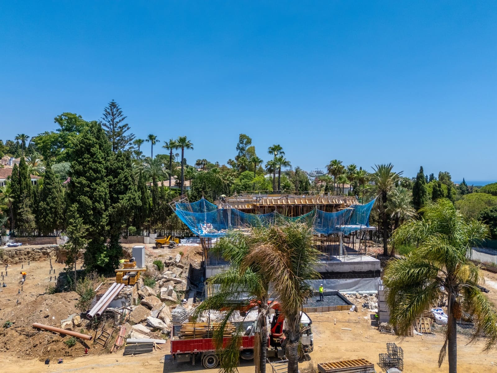 4 bedroom Villa for sale in Marbella with pool garage - € 3,595,000 (Ref: 9941976)