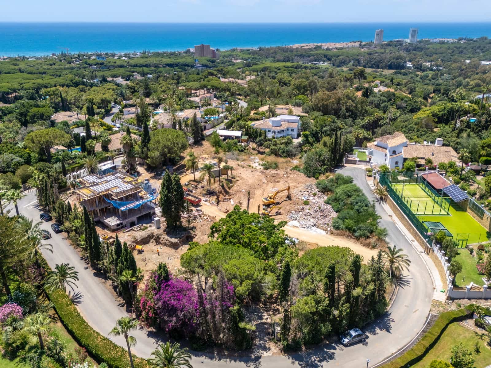 4 bedroom Villa for sale in Marbella with pool garage - € 3,560,000 (Ref: 9941977)