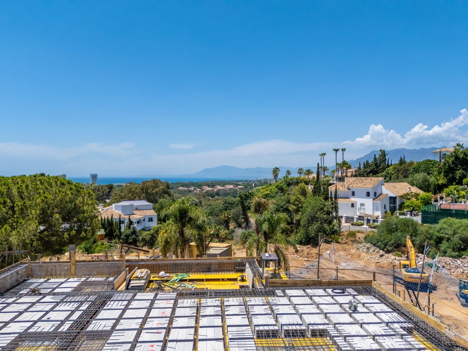 4 bedroom Villa for sale in Marbella with pool garage - € 3,560,000 (Ref: 9941977)