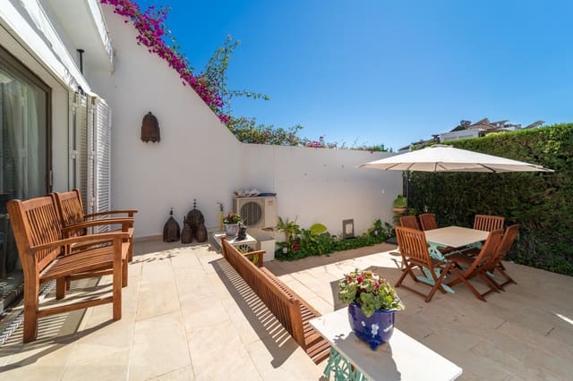 3 soverom Hus til salgs i Marbella med svømmebasseng - € 945 000 (Ref: 9941979)