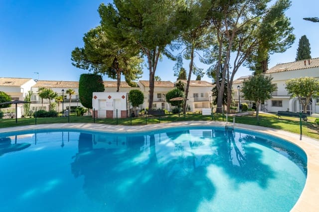 3 soverom Hus til salgs i Marbella med svømmebasseng - € 945 000 (Ref: 9941979)