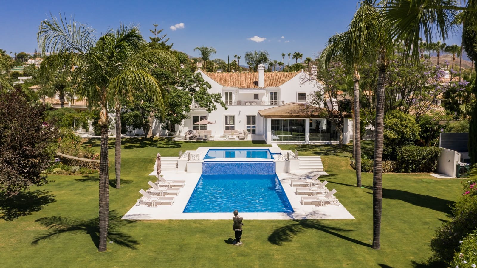 6 Zimmer Villa zu verkaufen in Marbella mit Pool Garage - 8.950.000 € (Ref: 9941980)