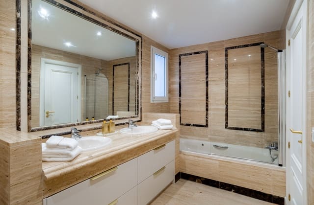 3 quarto Apartamento para venda em Marbella com piscina garagem - 995 000 € (Ref: 9941982)