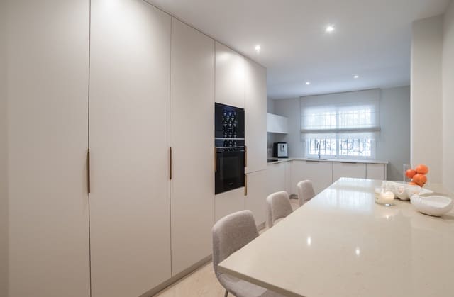 3 quarto Apartamento para venda em Marbella com piscina garagem - 995 000 € (Ref: 9941982)