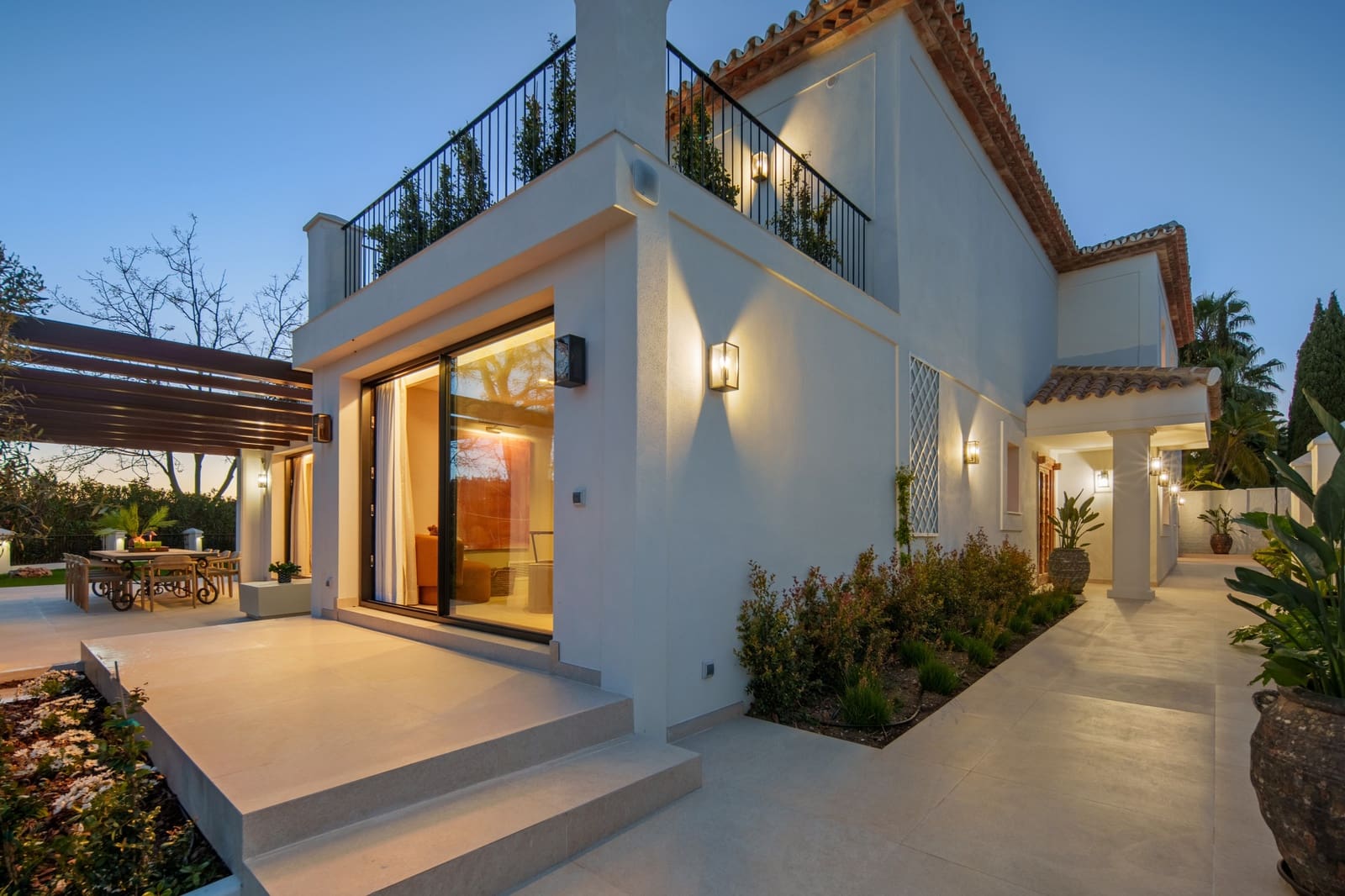5 quarto Moradia para venda em Nueva Andalucia com piscina garagem - 5 995 000 € (Ref: 9947453)