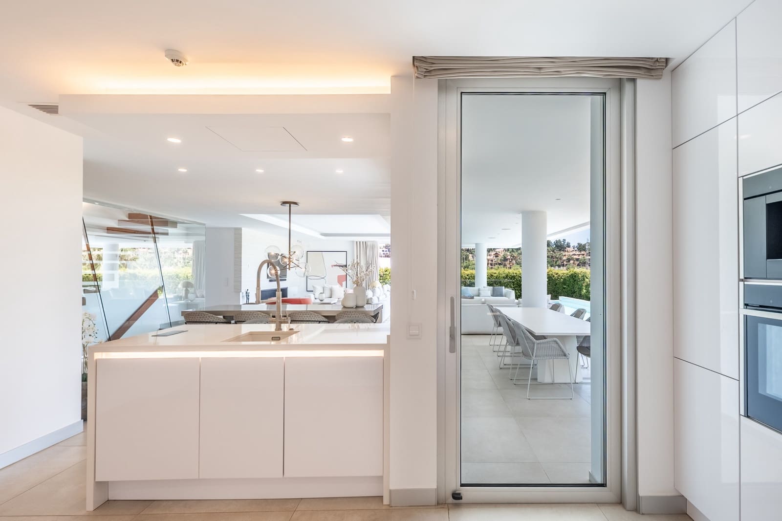 5 Zimmer Villa zu verkaufen in Estepona mit Pool Garage - 2.395.000 € (Ref: 9953892)