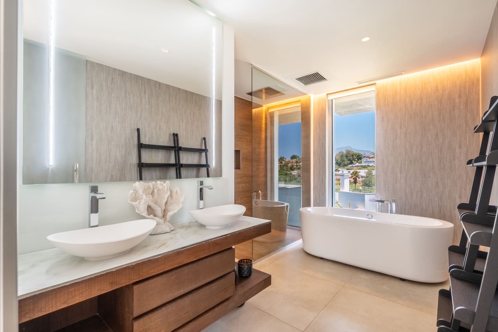 5 Zimmer Villa zu verkaufen in Estepona mit Pool Garage - 2.395.000 € (Ref: 9953892)