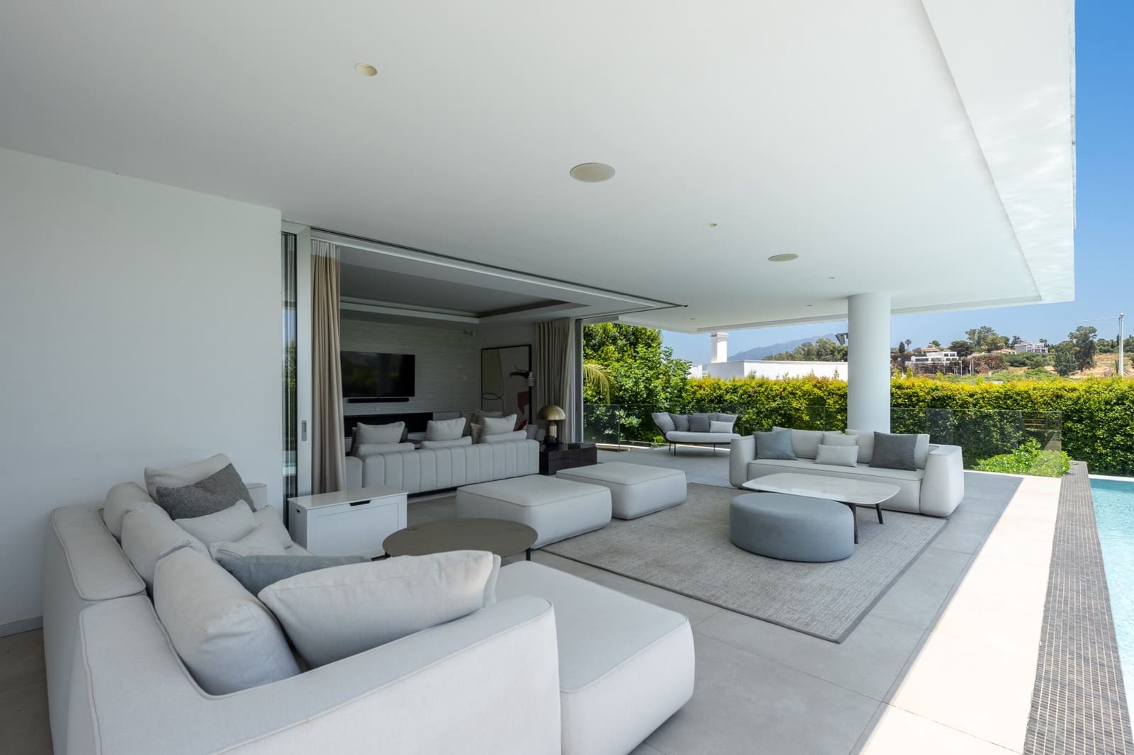5 Zimmer Villa zu verkaufen in Estepona mit Pool Garage - 2.395.000 € (Ref: 9953892)