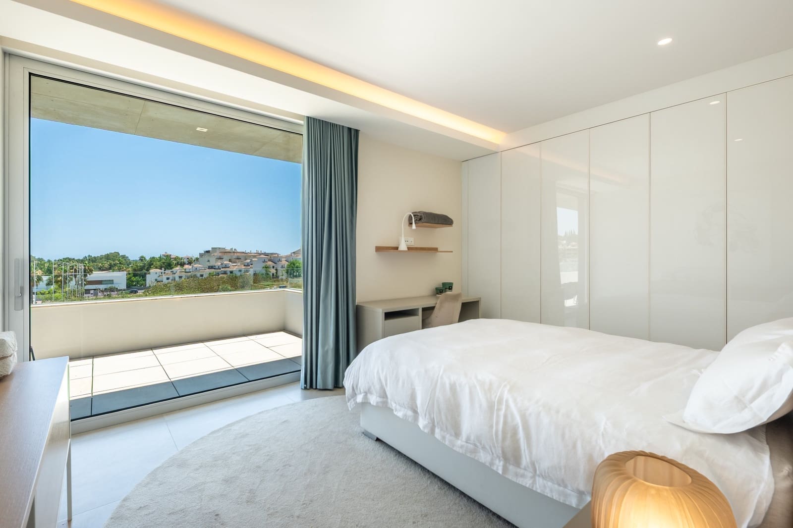5 Zimmer Villa zu verkaufen in Estepona mit Pool Garage - 2.395.000 € (Ref: 9953892)