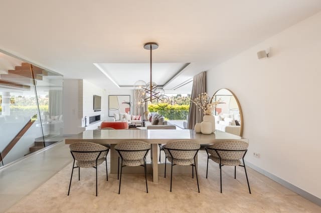 Chalet de 5 habitaciones en Estepona en venta con piscina garaje - 2.395.000 € (Ref: 9953892)