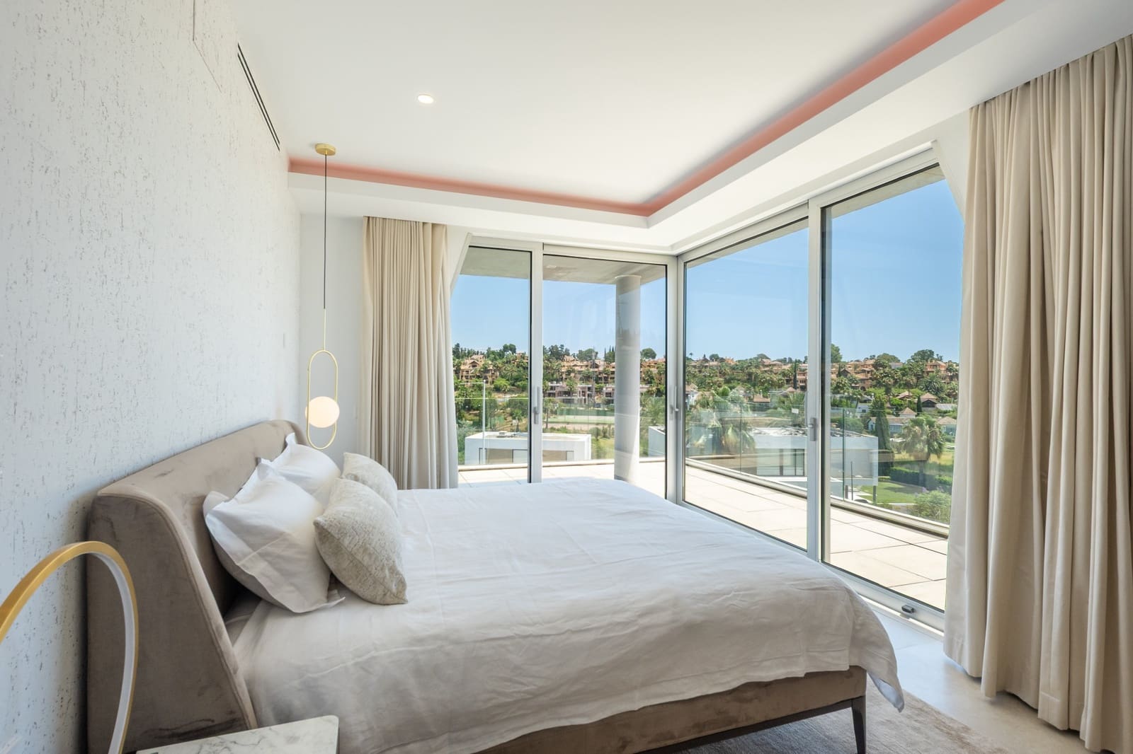 5 Zimmer Villa zu verkaufen in Estepona mit Pool Garage - 2.395.000 € (Ref: 9953892)