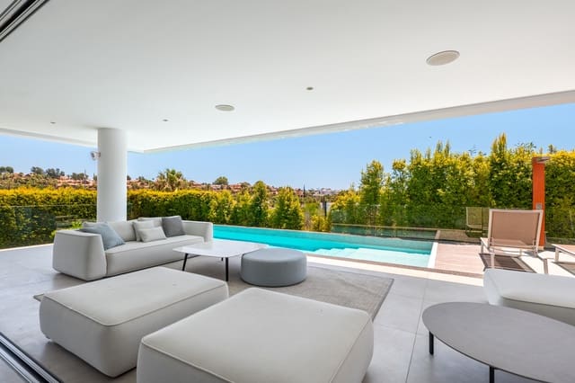 Chalet de 5 habitaciones en Estepona en venta con piscina garaje - 2.395.000 € (Ref: 9953892)
