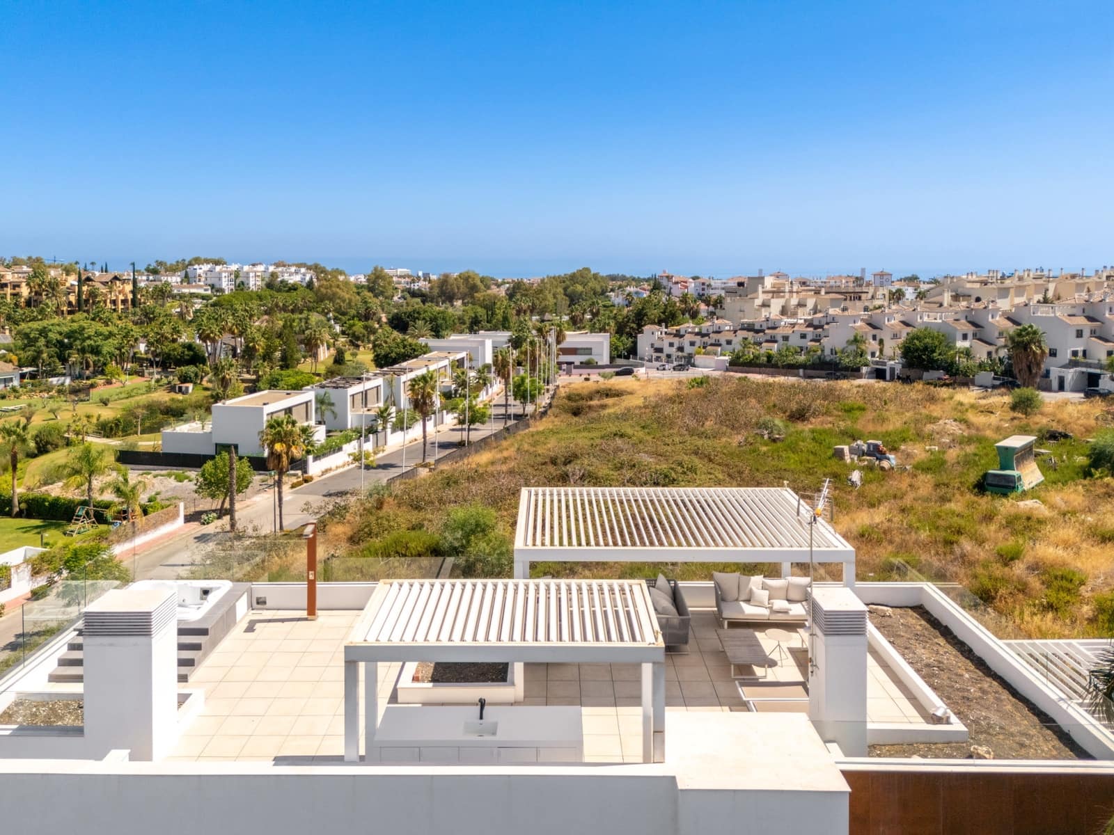 5 soveværelse Villa til salg i Estepona med swimmingpool garage - € 2.395.000 (Ref: 9953892)