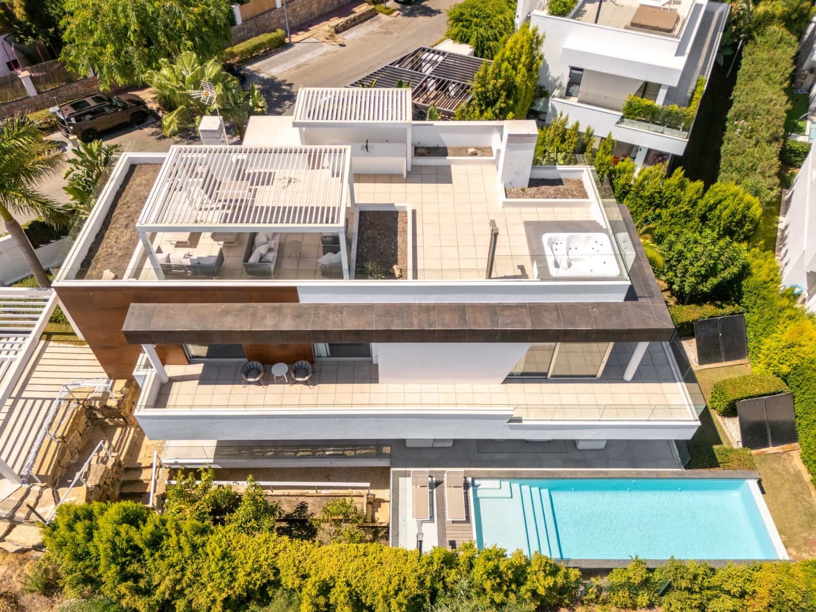 5 soveværelse Villa til salg i Estepona med swimmingpool garage - € 2.395.000 (Ref: 9953892)
