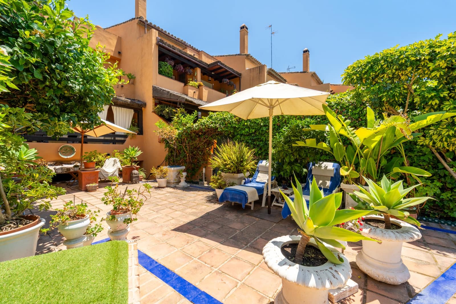 3 soveværelse Byhus til salg i Marbella med swimmingpool garage - € 1.650.000 (Ref: 9957612)