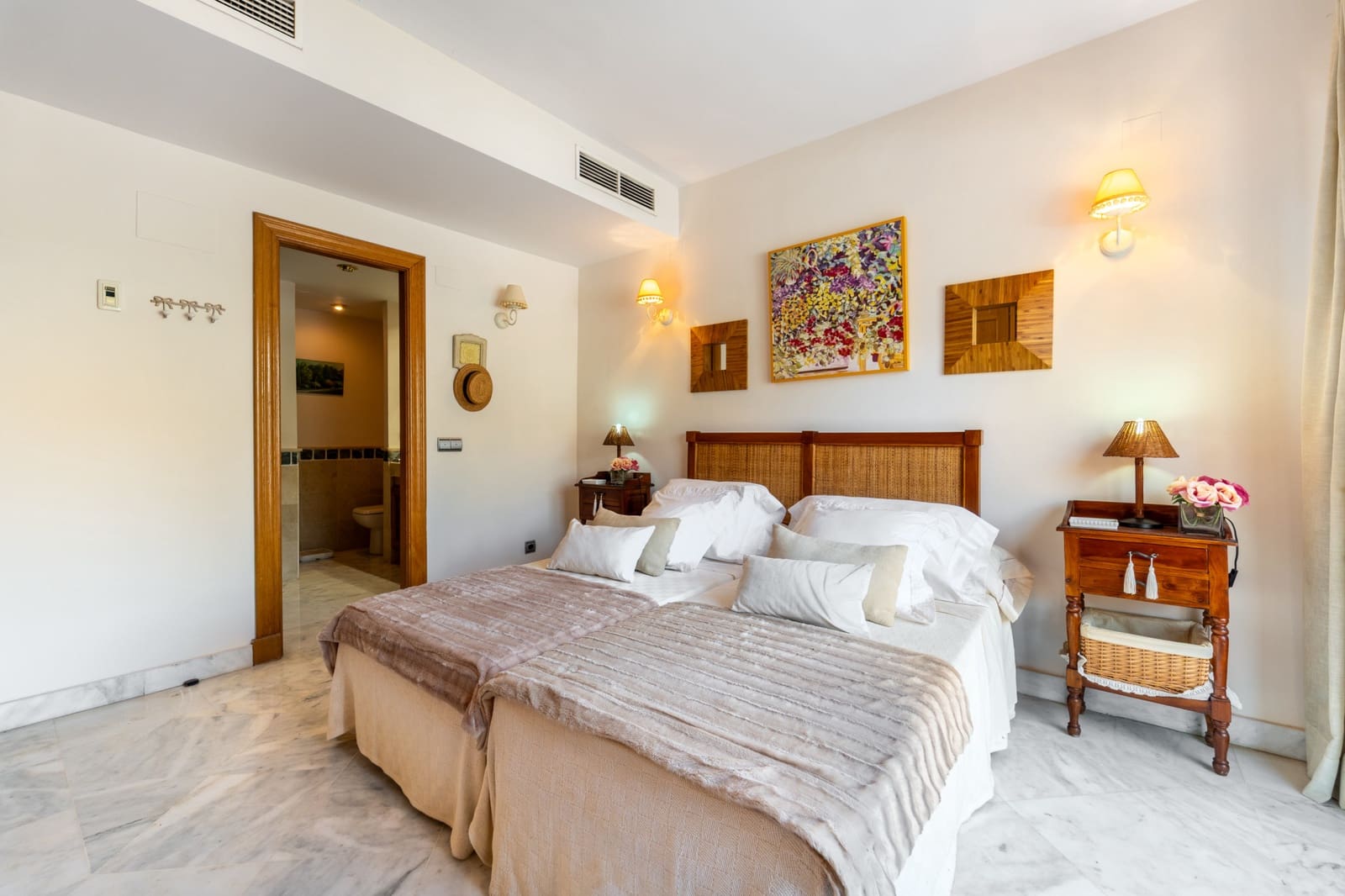 3 soveværelse Byhus til salg i Marbella med swimmingpool garage - € 1.650.000 (Ref: 9957612)
