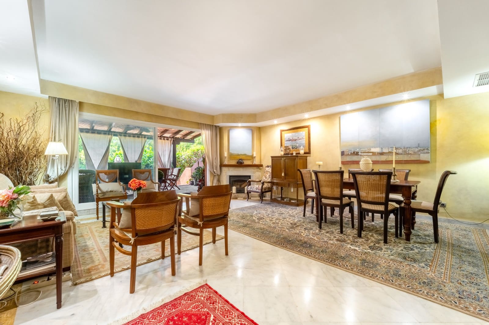 3 soveværelse Byhus til salg i Marbella med swimmingpool garage - € 1.650.000 (Ref: 9957612)