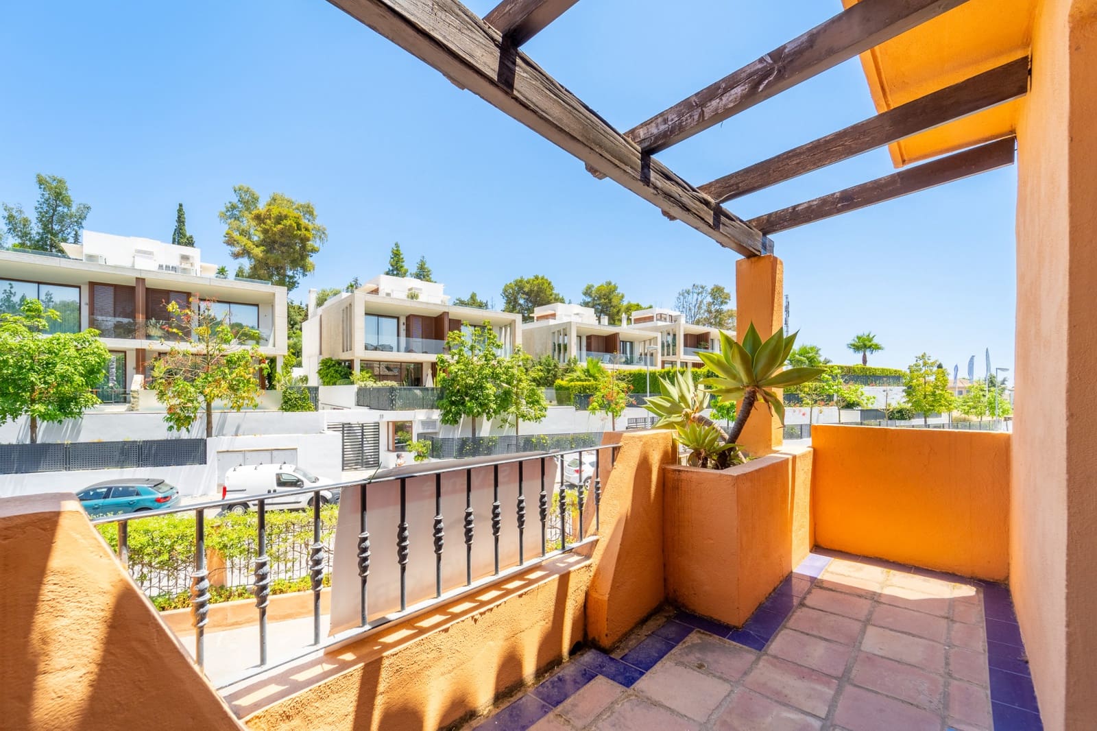 3 soveværelse Byhus til salg i Marbella med swimmingpool garage - € 1.650.000 (Ref: 9957612)