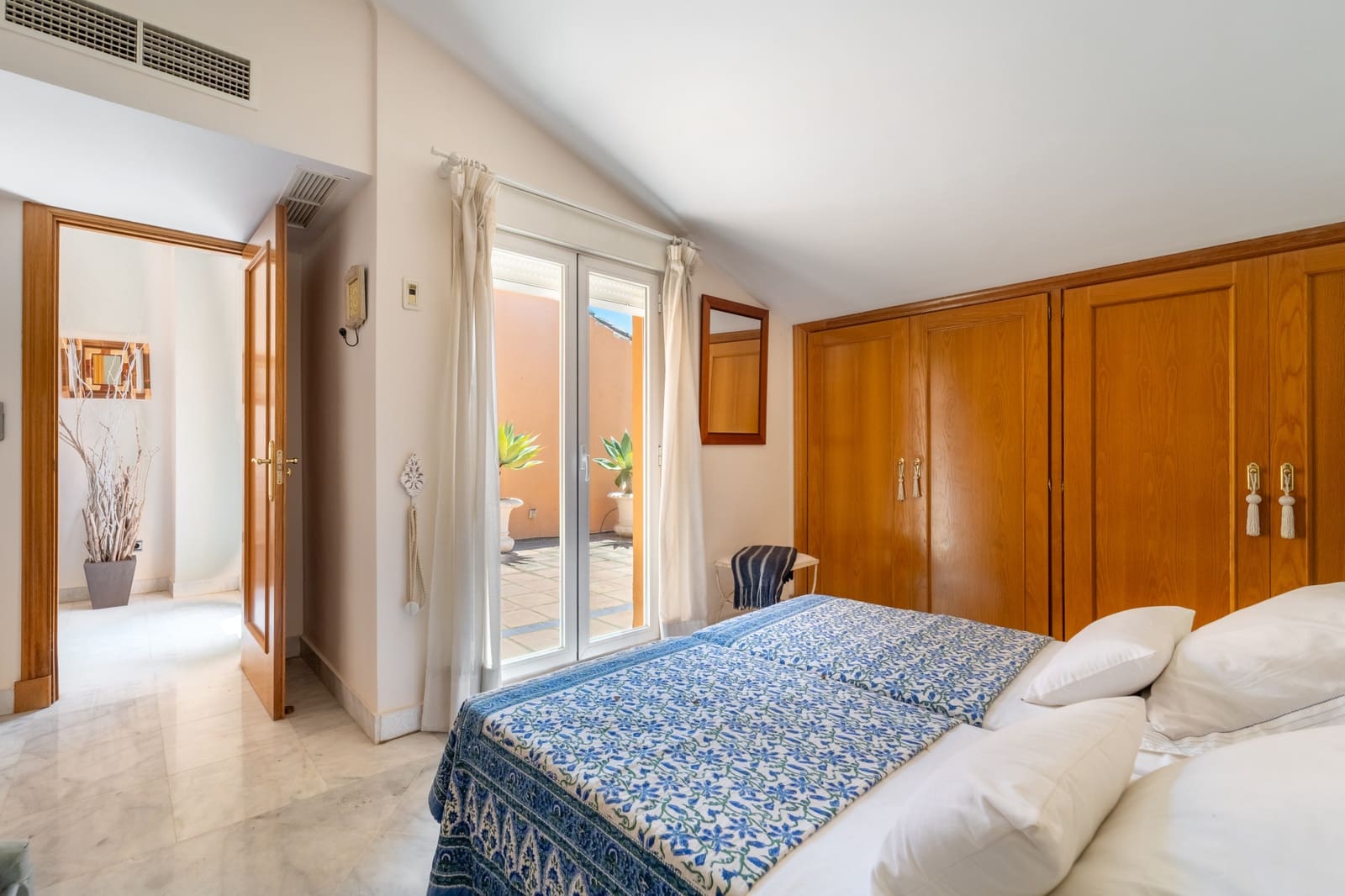 3 soveværelse Byhus til salg i Marbella med swimmingpool garage - € 1.650.000 (Ref: 9957612)
