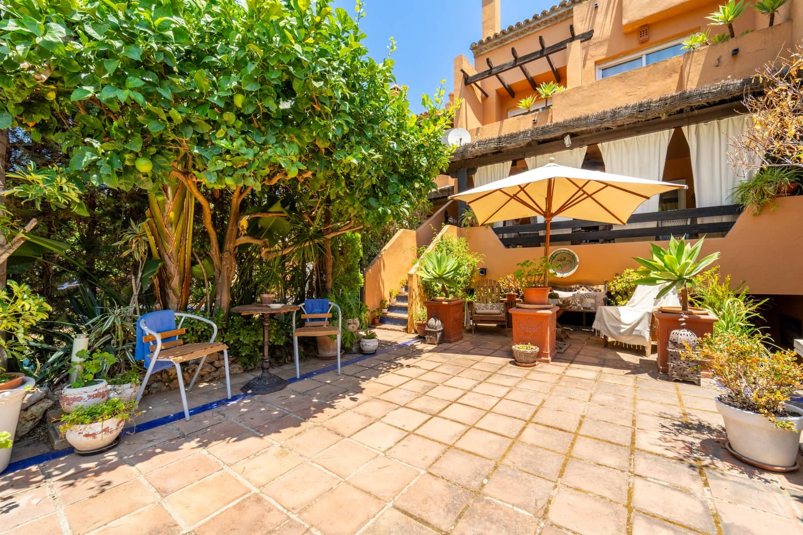 3 soveværelse Byhus til salg i Marbella med swimmingpool garage - € 1.650.000 (Ref: 9957612)