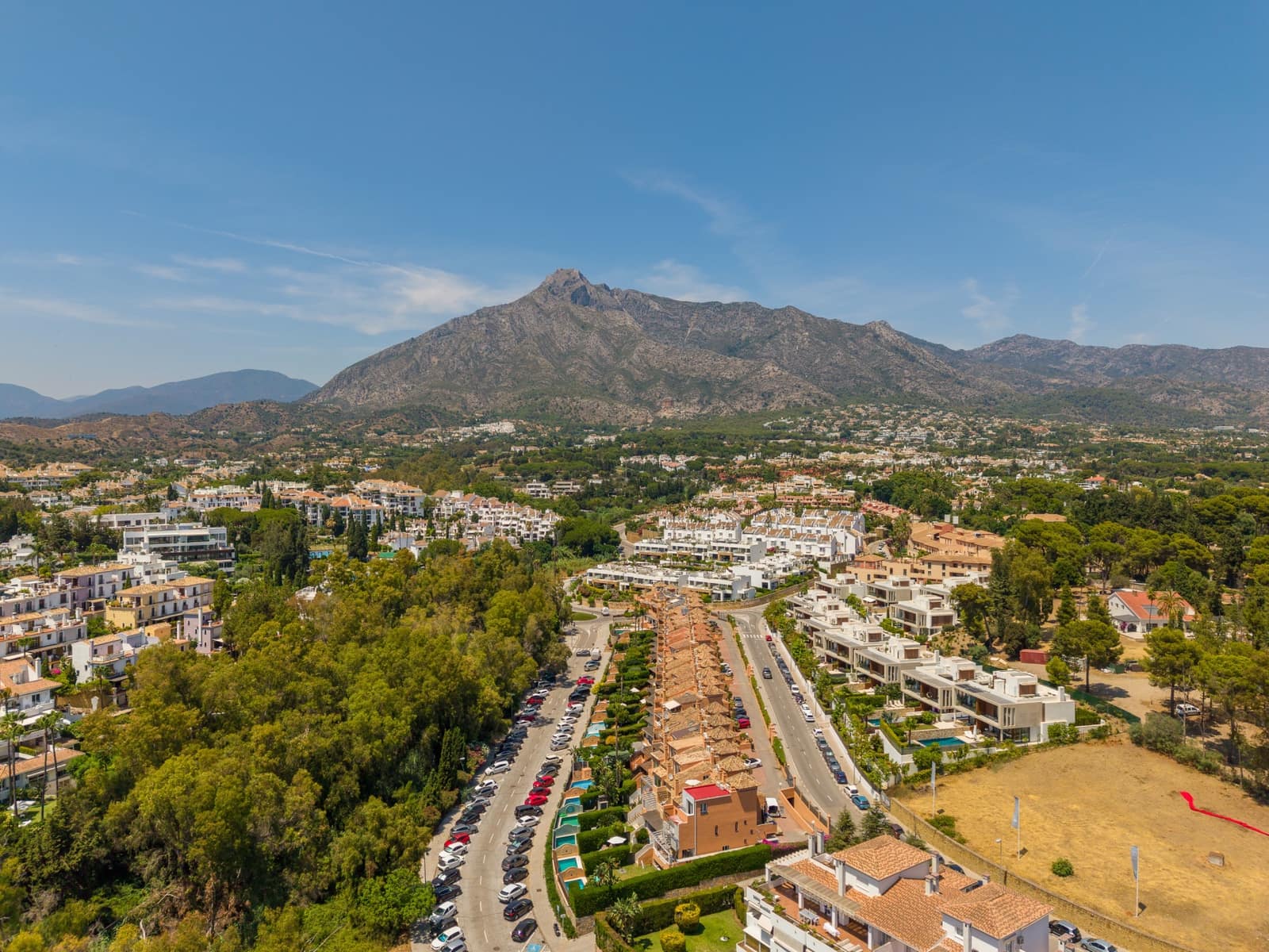 3 soveværelse Byhus til salg i Marbella med swimmingpool garage - € 1.650.000 (Ref: 9957612)