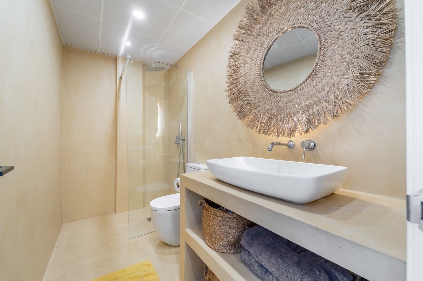 3 sypialnia Apartament do wynajęcia w El Chaparral z basenem - 3 000 € (Ref: 9958397)