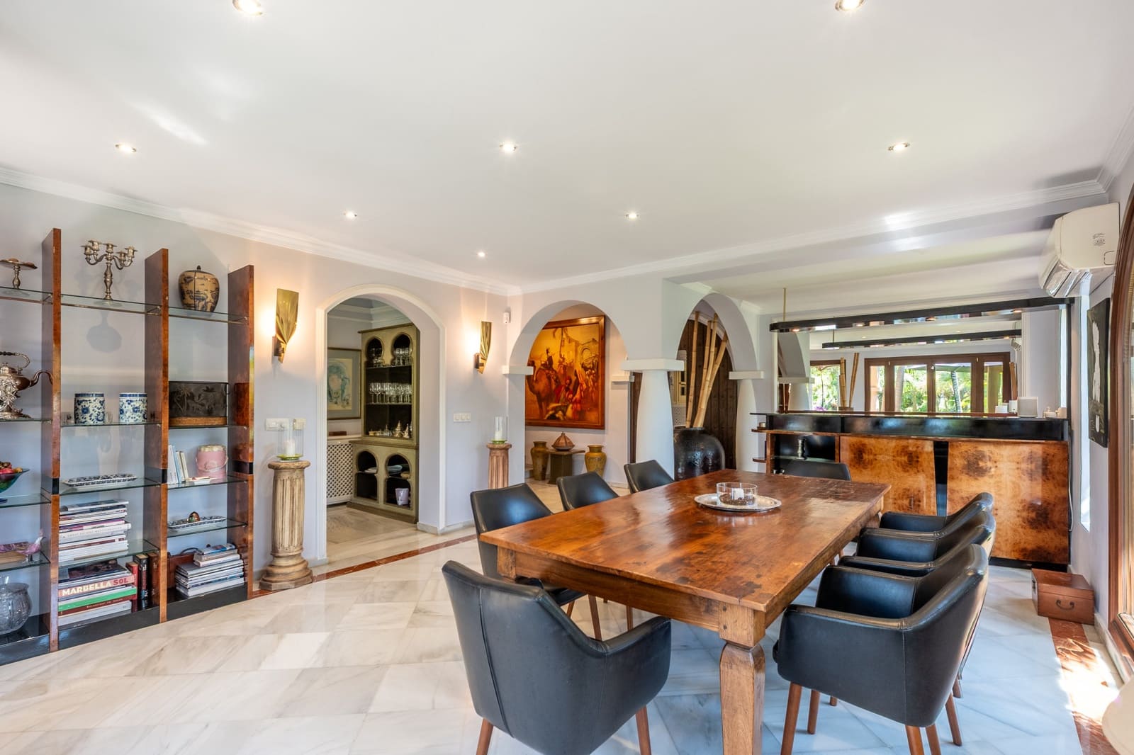 8 bedroom Villa for holiday rental in Marbella with pool garage - € 12,000 (Ref: 9961112)