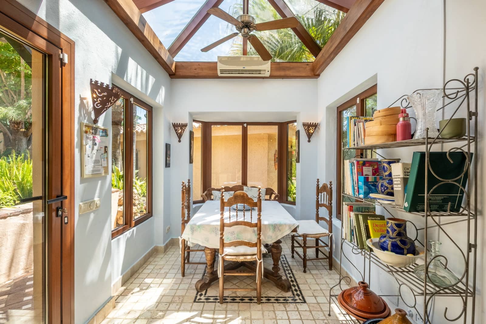 8 bedroom Villa for holiday rental in Marbella with pool garage - € 12,000 (Ref: 9961112)