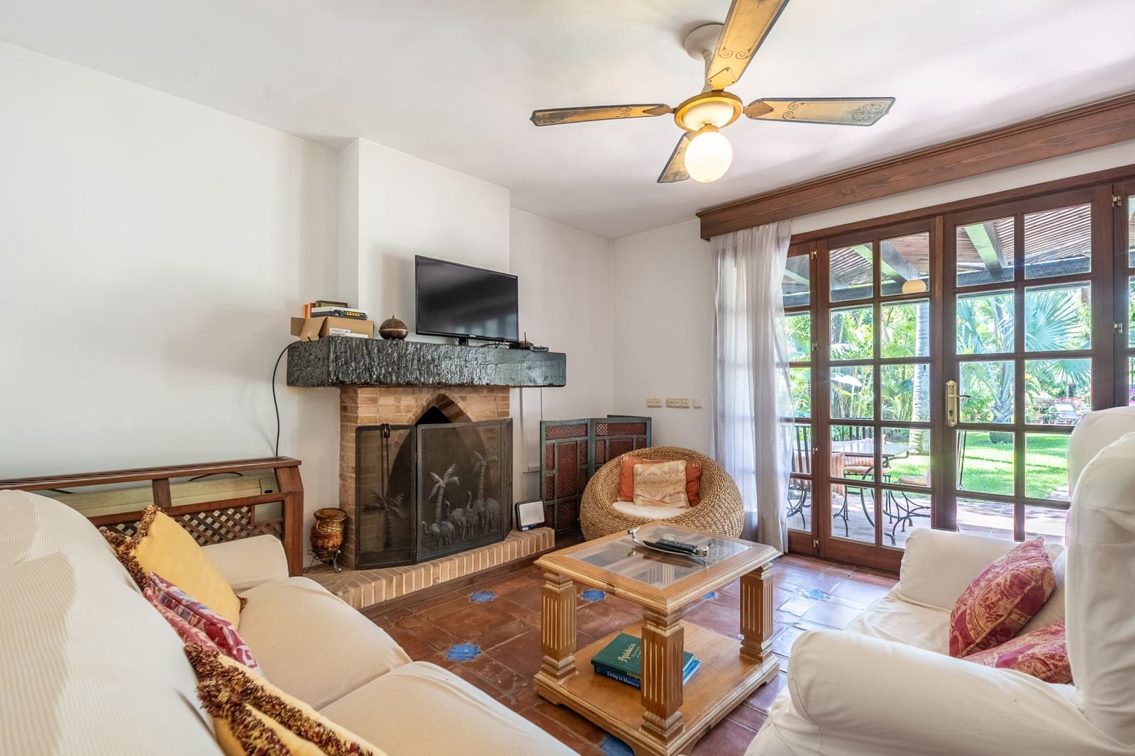 8 bedroom Villa for holiday rental in Marbella with pool garage - € 12,000 (Ref: 9961112)