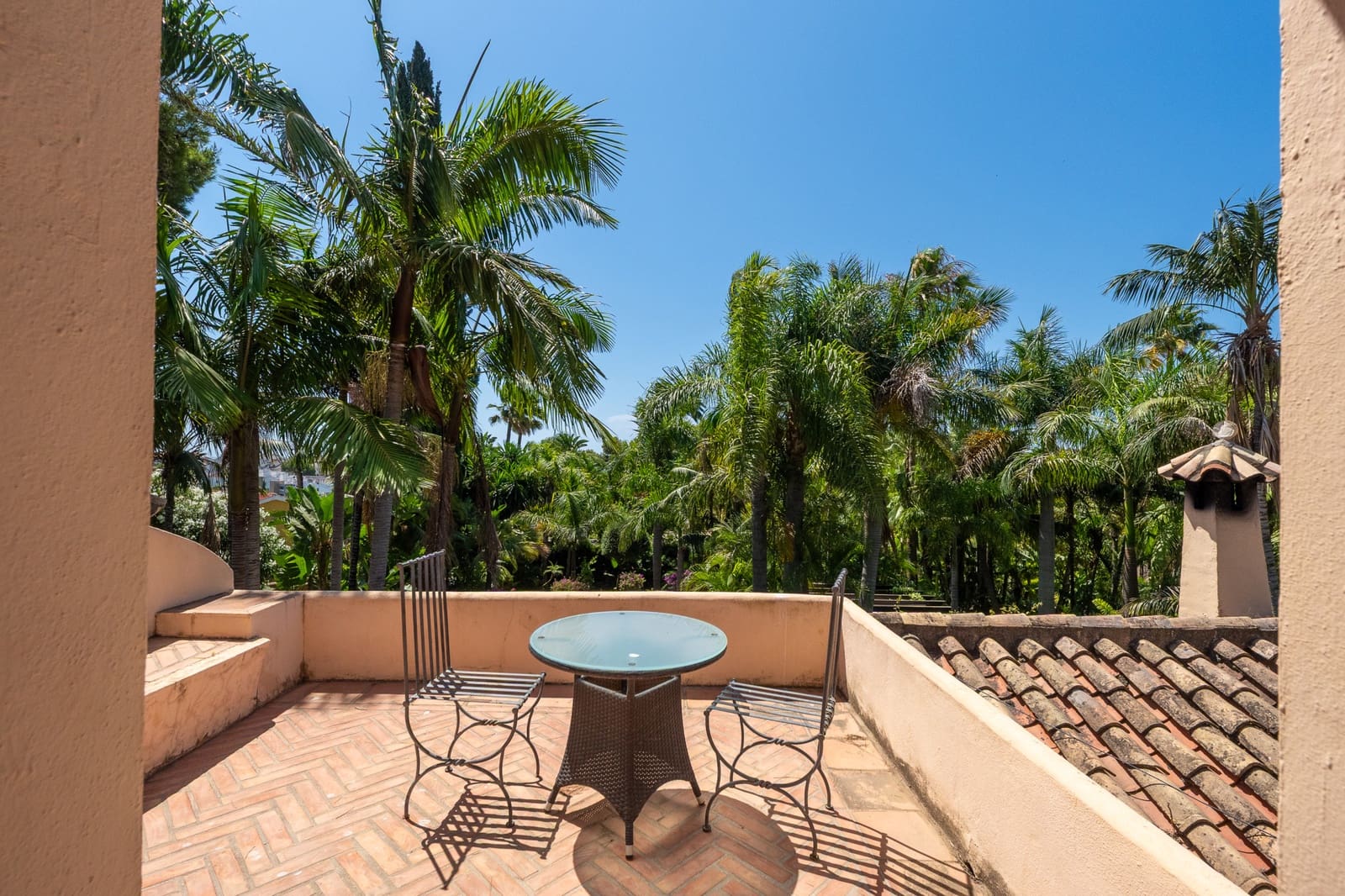 8 bedroom Villa for holiday rental in Marbella with pool garage - € 12,000 (Ref: 9961112)