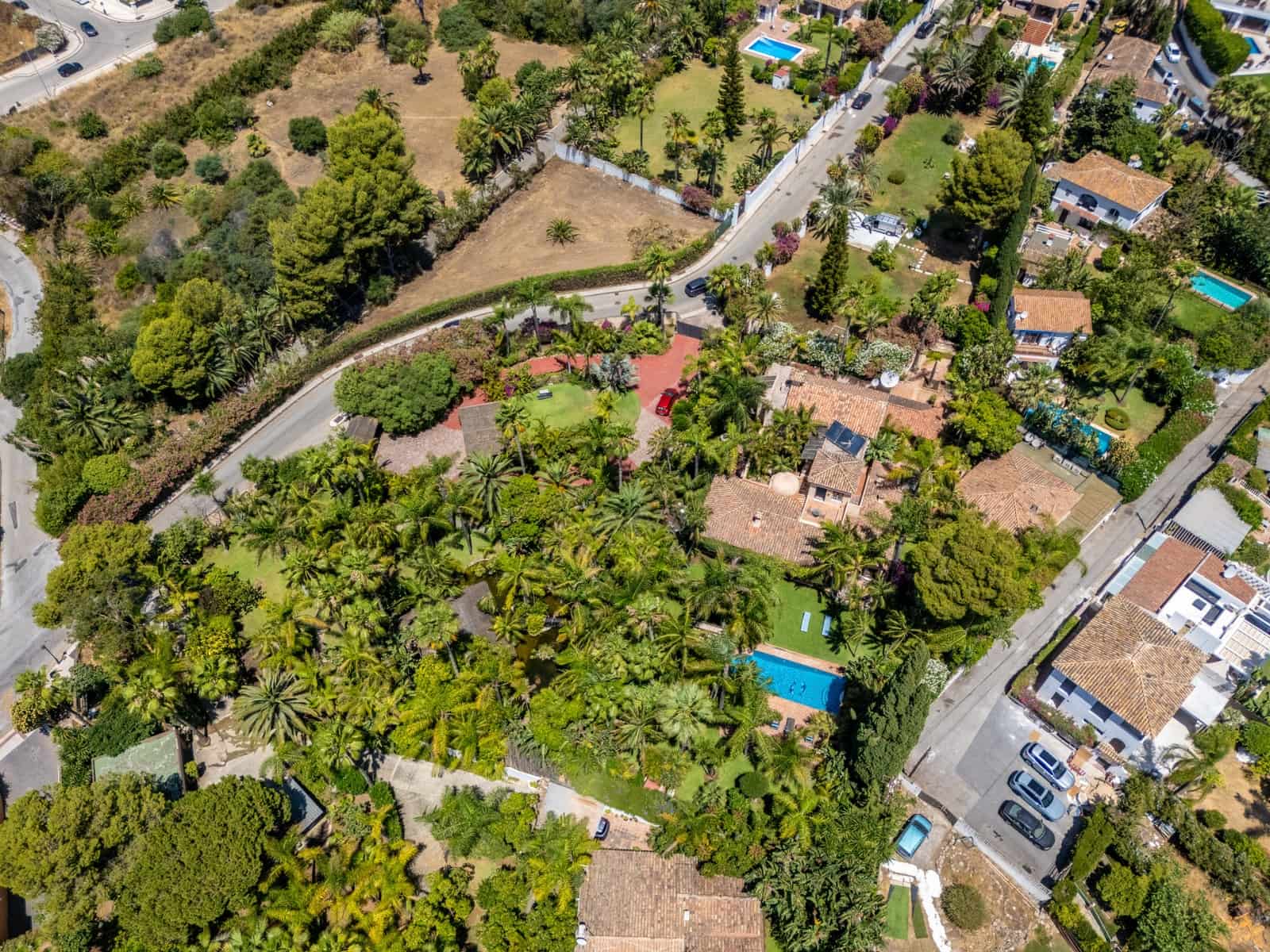 8 bedroom Villa for holiday rental in Marbella with pool garage - € 12,000 (Ref: 9961112)