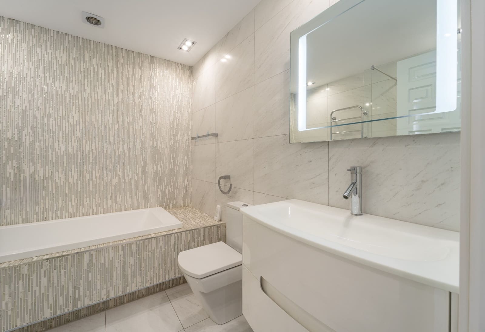 1 slaapkamer Appartement voor vakantieverhuur in Marbella met zwembad garage - € 4.000 (Ref: 9961113)
