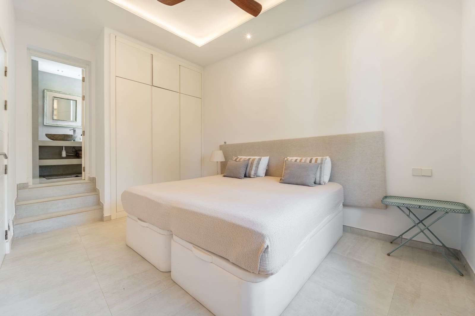5 bedroom Villa for rent in Marbella with pool garage - € 15,000 (Ref: 9961114)