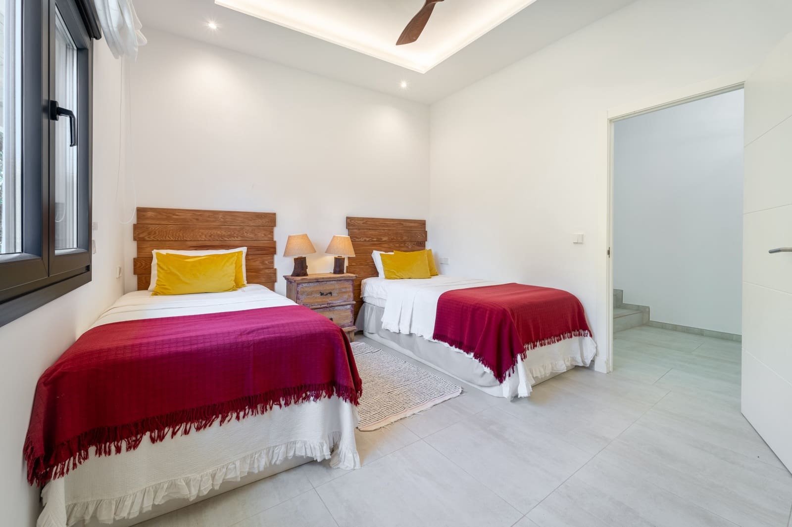 5 bedroom Villa for rent in Marbella with pool garage - € 15,000 (Ref: 9961114)