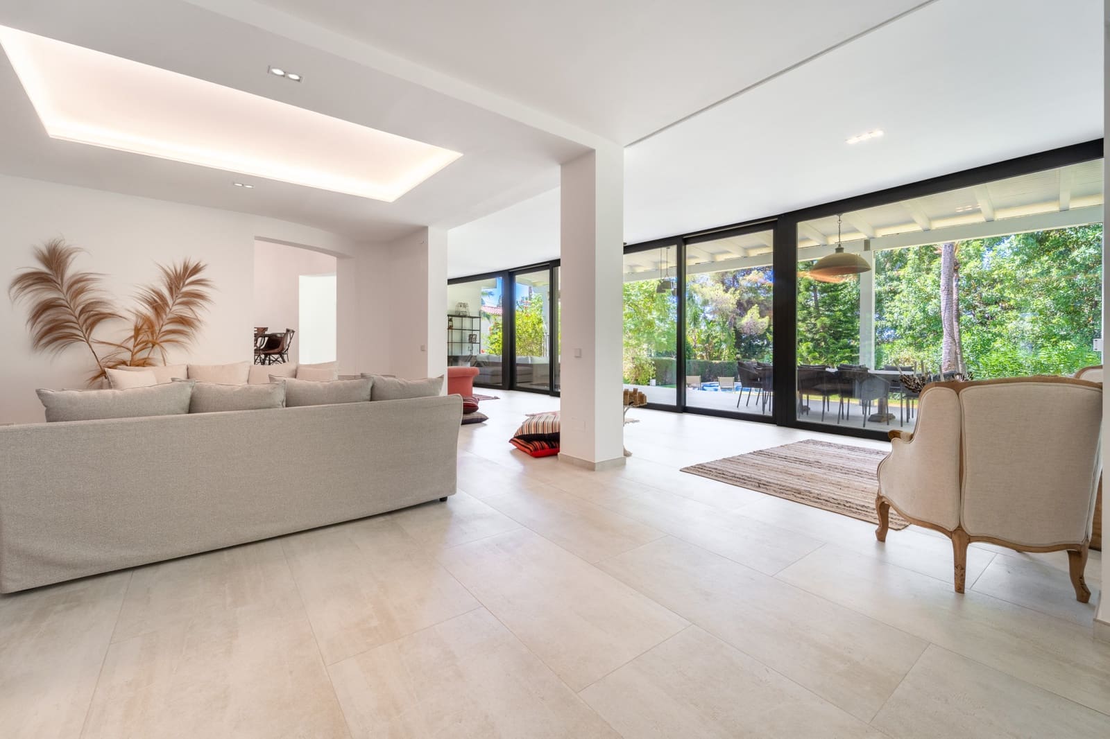 5 bedroom Villa for rent in Marbella with pool garage - € 15,000 (Ref: 9961114)